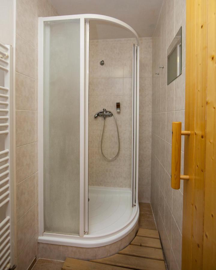 Vegzion - Vegan B&B Svoboda nad Upou Exterior photo