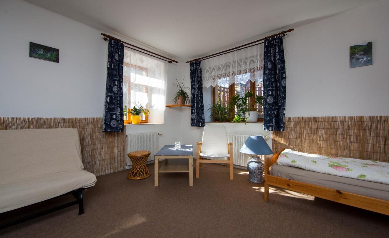 Vegzion - Vegan B&B Svoboda nad Upou Exterior photo
