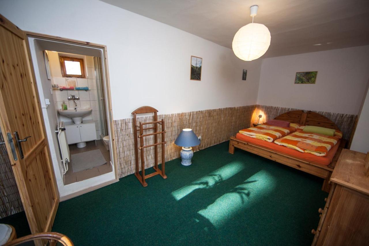 Vegzion - Vegan B&B Svoboda nad Upou Exterior photo