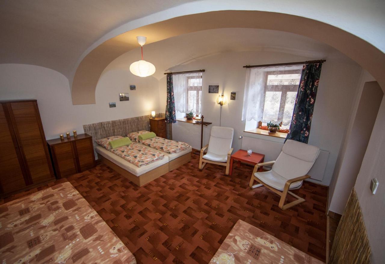 Vegzion - Vegan B&B Svoboda nad Upou Exterior photo