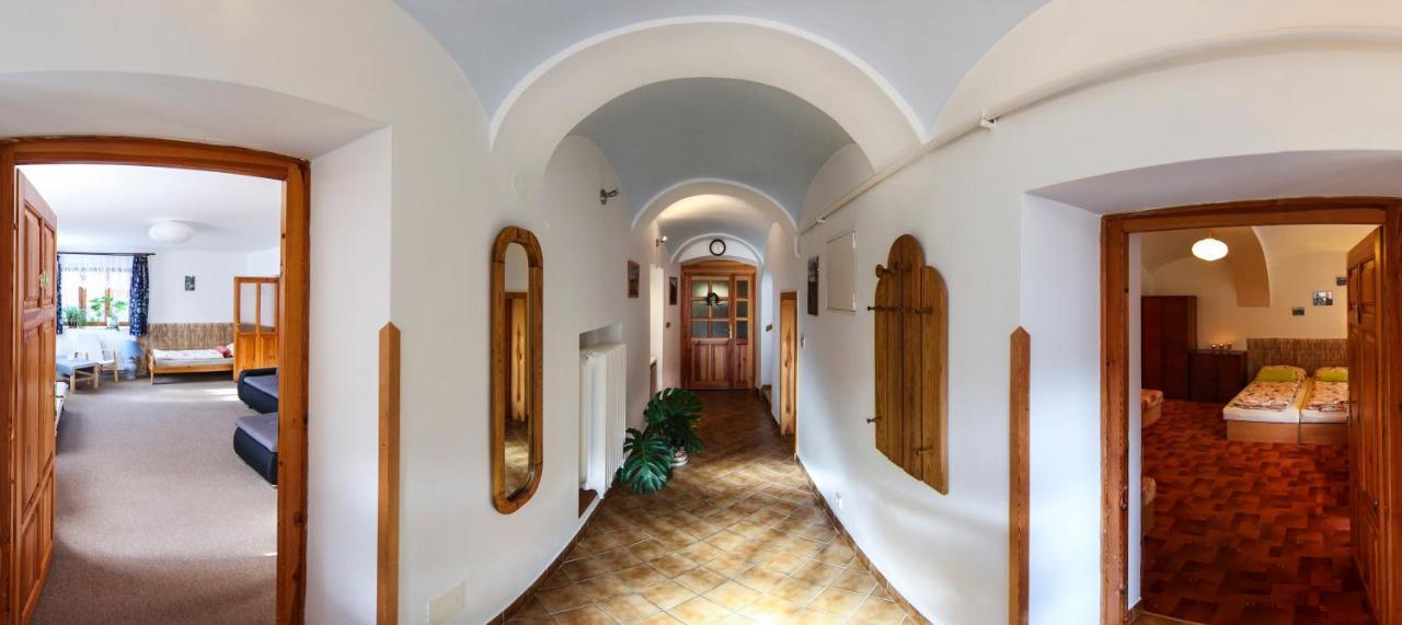 Vegzion - Vegan B&B Svoboda nad Upou Exterior photo