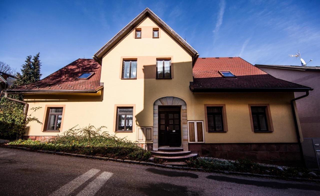 Vegzion - Vegan B&B Svoboda nad Upou Exterior photo