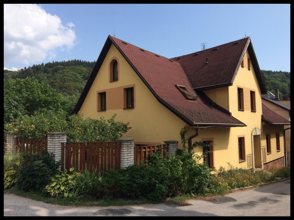Vegzion - Vegan B&B Svoboda nad Upou Exterior photo
